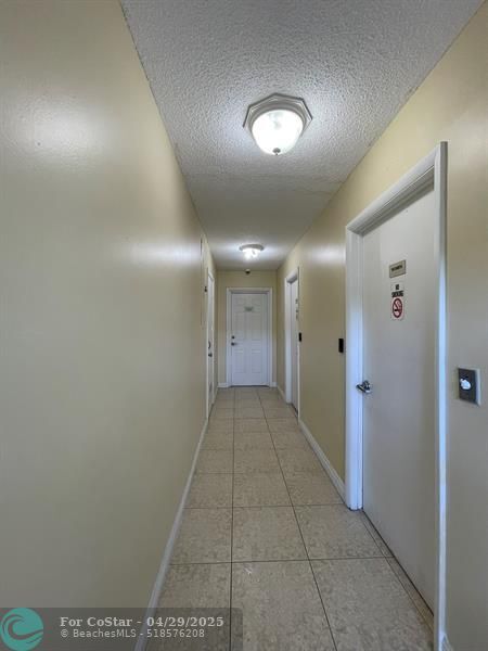 Building Photo - 711 N Pine Island Rd