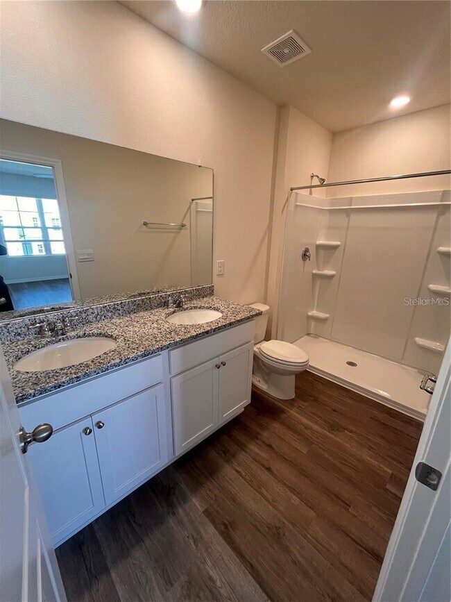 Building Photo - 1266 Balsam Dr