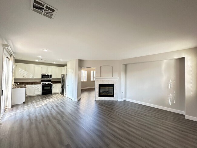 Building Photo - HEATHERWOOD