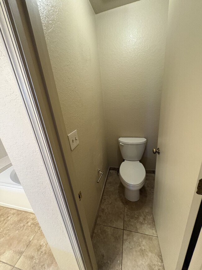 Building Photo - Eastside 4-bedroom 2.5-bathroom home with community pool