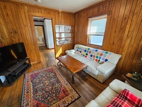 Building Photo - 4 bedroom House Close to U of M! Leasing for Fall 2026!