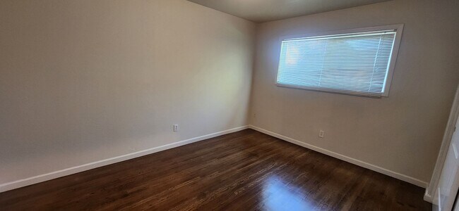 Building Photo - 9893003/37