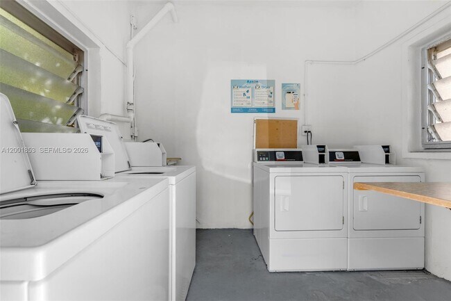 Building Photo - 28 Almeria Ave