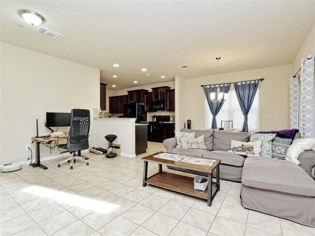 Building Photo - 516 E Slaughter Ln