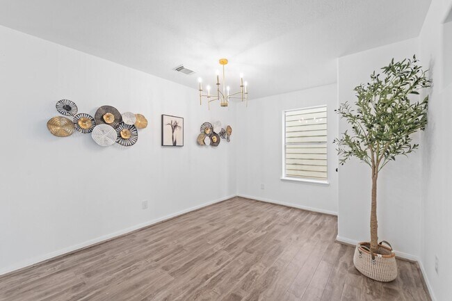 Building Photo - 6310 Mountain Pines Ln