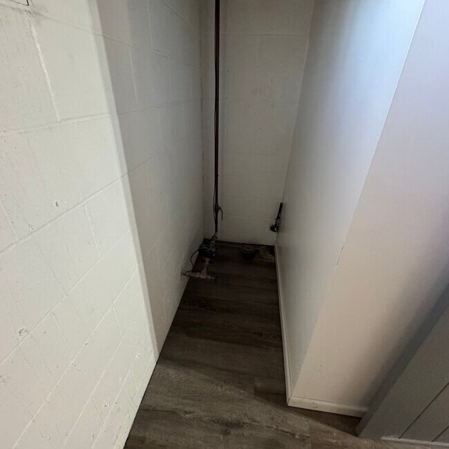 Building Photo - Spacious 3-Bedroom Home on Half-Acre Lot in Top-Rated Pleasant Valley School District!