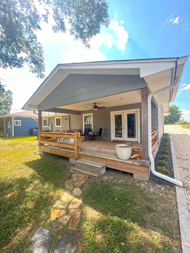Building Photo - Single Family Home