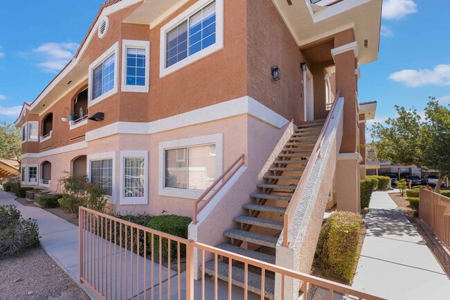 Building Photo - Stylish 1st-Floor Condo in Gated Community!