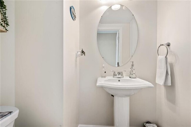 Building Photo - 8025 Jordan Ct