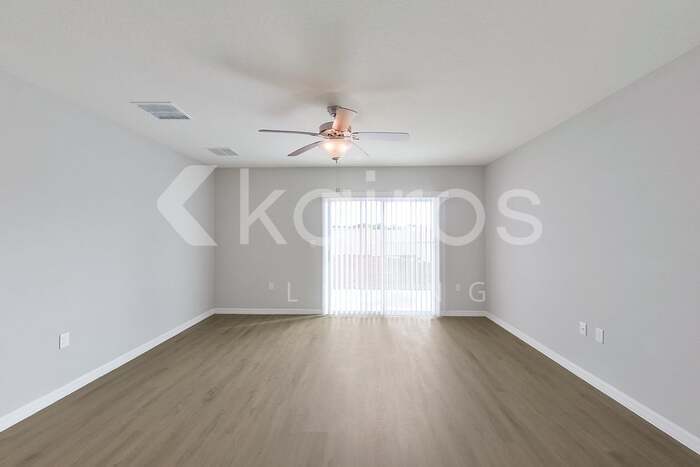 Building Photo - 8669 SW 43rd Ter