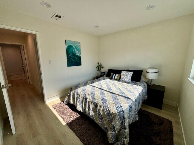 Building Photo - 1333 Currant Ave