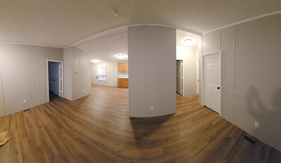 Living Room - 319 Rahm St