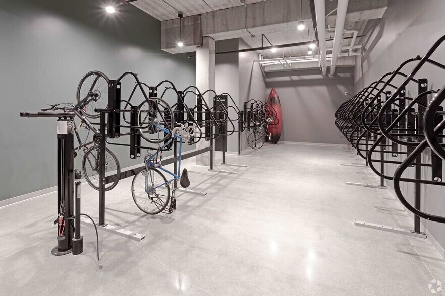 Building Photo - 1410 Nicollet Ave