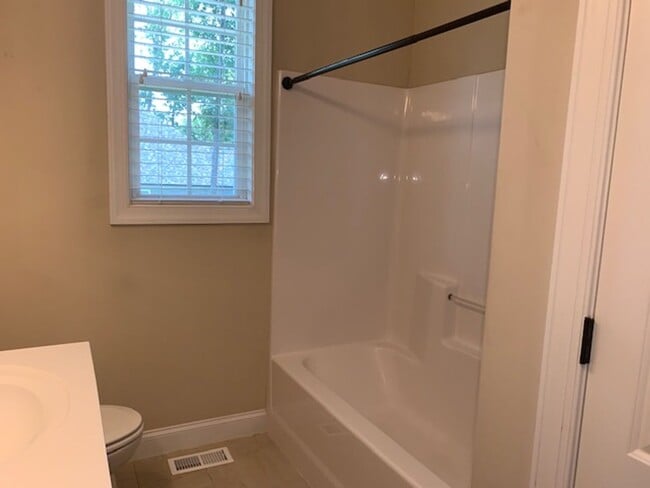 Building Photo - Adorable Ranch Home in a Great Neighborhood!