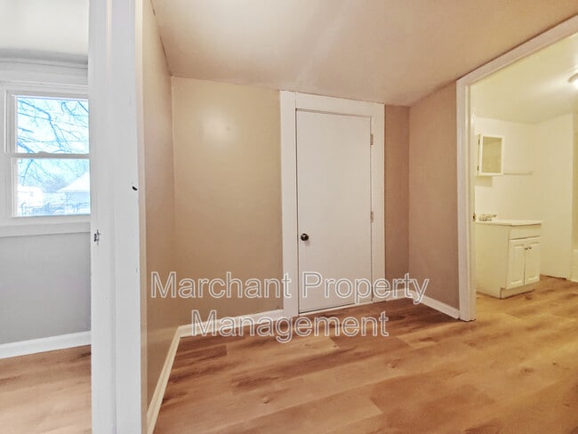 Building Photo - 8 Pettee St