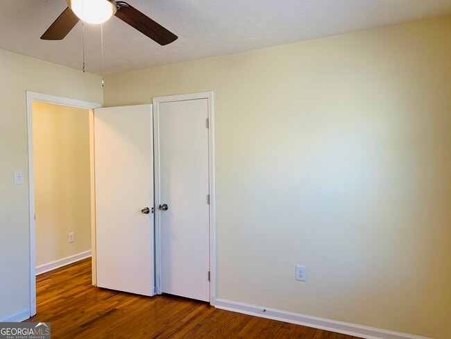 Building Photo - 24 Camellia Dr