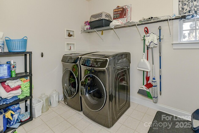 Building Photo - 16727 Spruell St