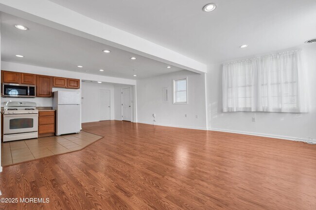 Building Photo - 315 Elizabeth Ave