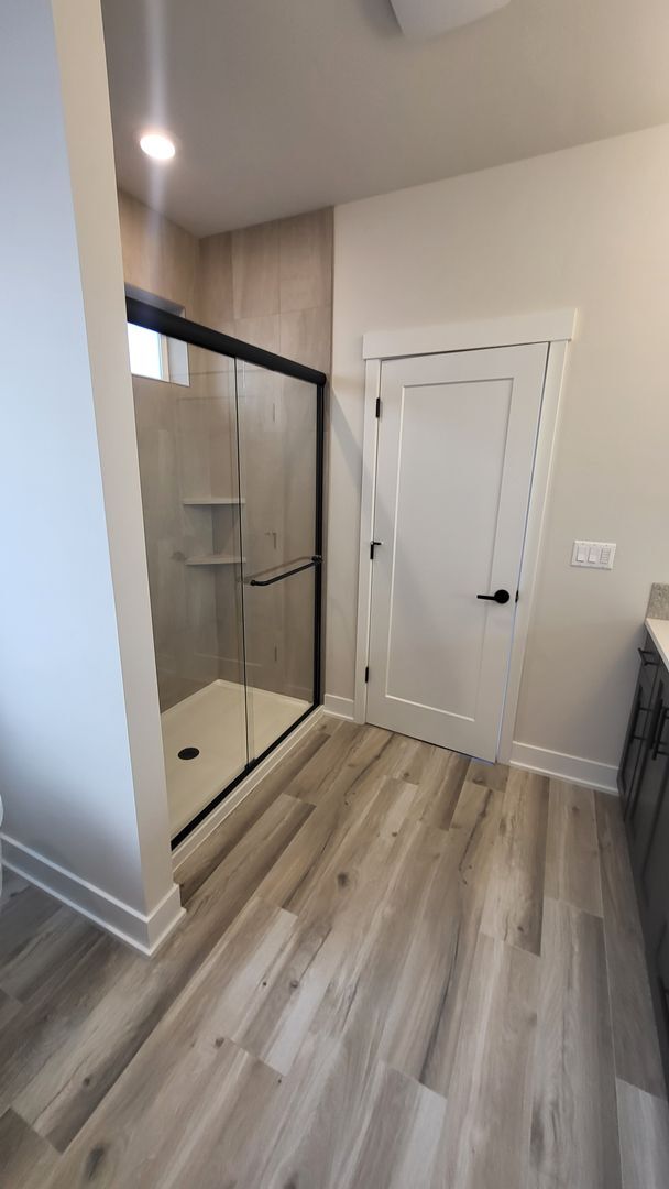 Building Photo - 4 BR/2.5 BA Single-Level home at Trailside