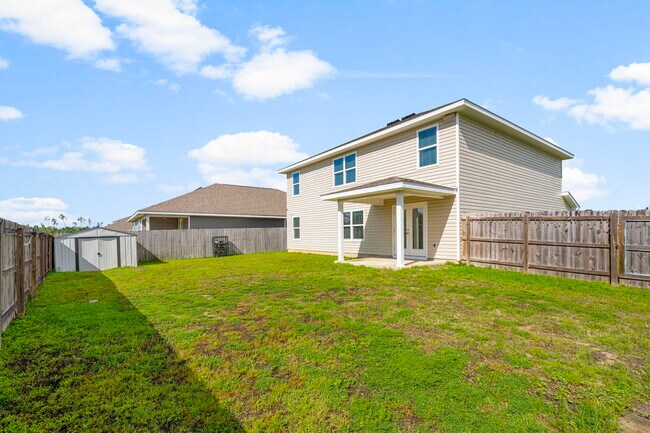 Building Photo - 5832 Viking Wy