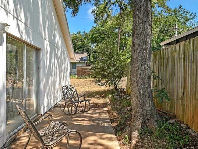 Building Photo - 12002 Arrowwood Dr