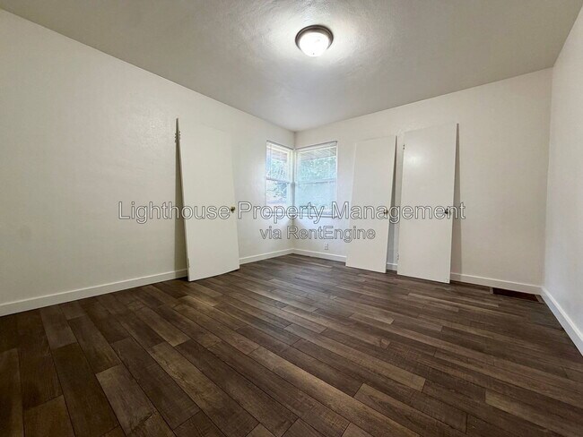 Building Photo - 1205 Ottillia St SE