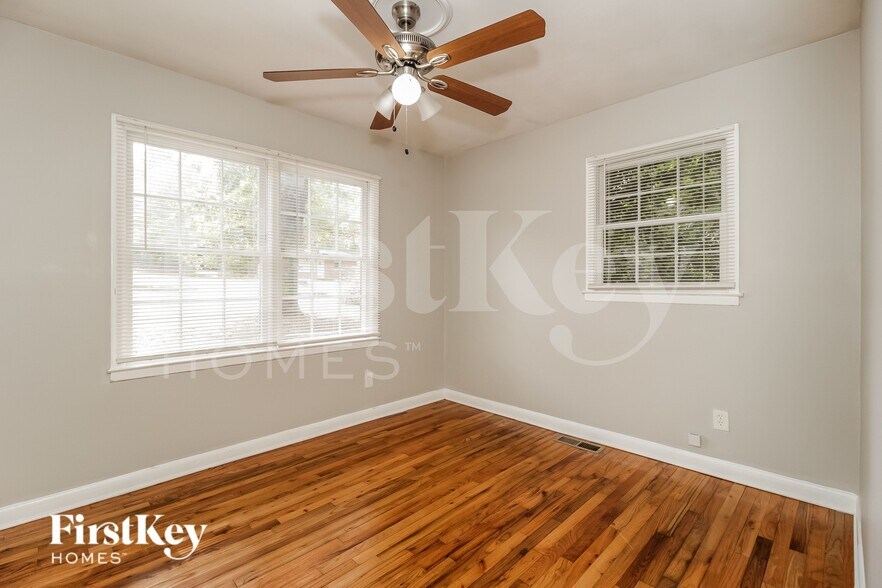 Building Photo - 6818 Tralee Dr