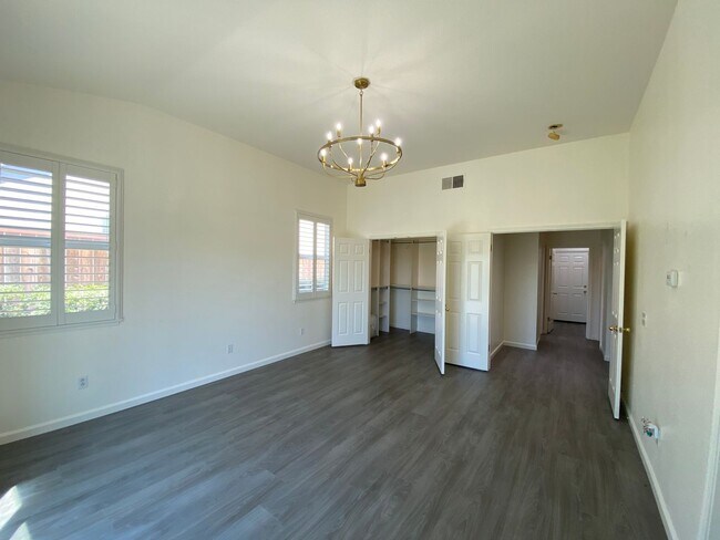Building Photo - Castlerock Gated Community off Hilborn! Be...