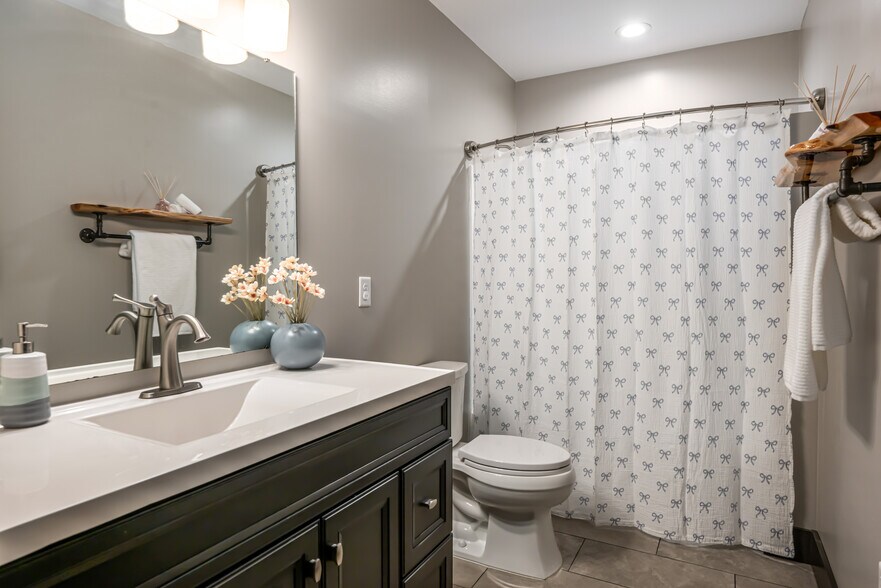 Building Photo - 11 Alta Ave