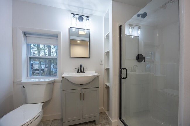 Building Photo - 601 Collettes Grove Rd