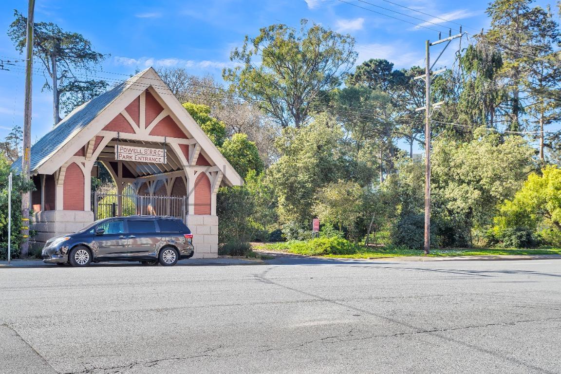 Building Photo - 790 7th Ave