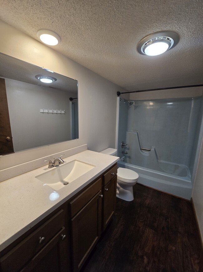 Building Photo - 509 Charleston Ave