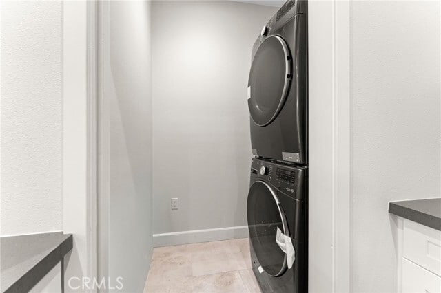 Building Photo - 2430 E 7th St