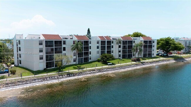 Building Photo - 110 Lake Emerald Dr