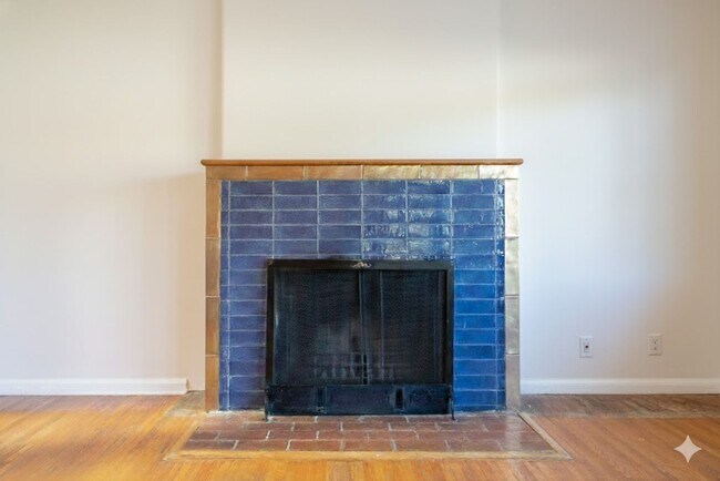 Building Photo - Vibrant 2b2b Franklin Hills / Los Feliz Home - Huge Private Grass  Yard - Central HVAC