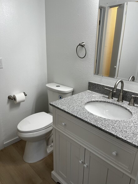 Building Photo - 6814 Palm Dr