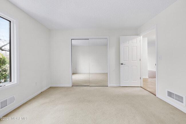 Building Photo - 2230 Bridge Ave