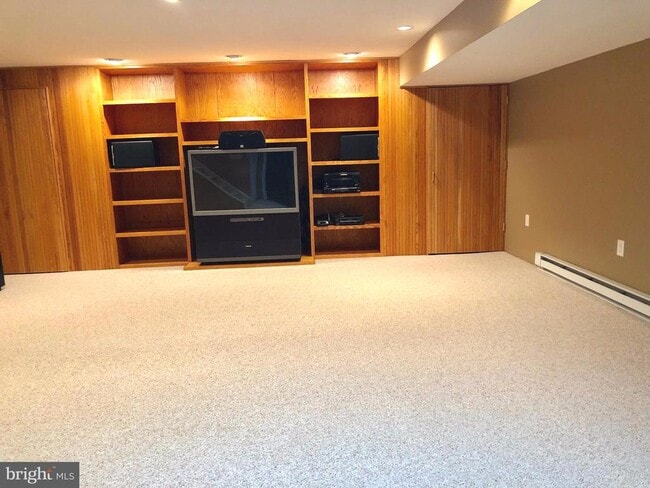 Building Photo - 905 Kennedy Ct