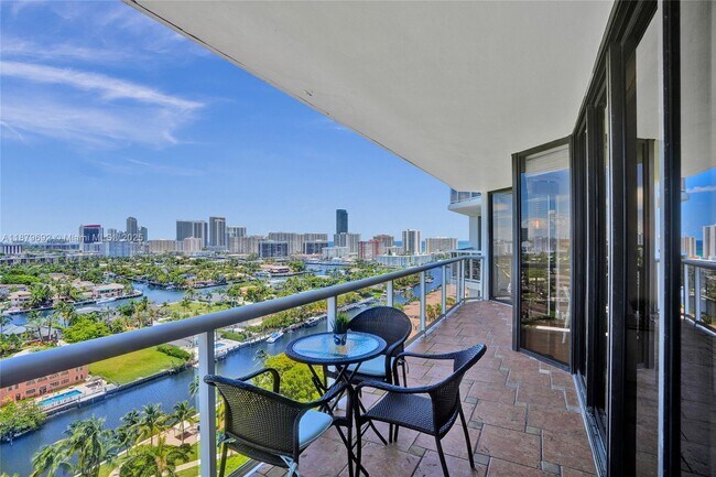 Building Photo - 3640 Yacht Club Dr