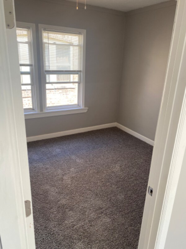 Building Photo - 10600 S Prairie Ave