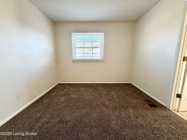 Building Photo - 6216 Hillcrest Ct