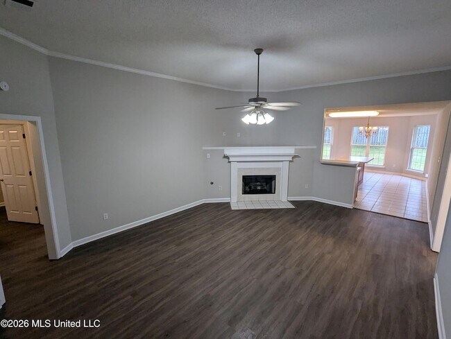 Building Photo - 947 Clubhouse Dr