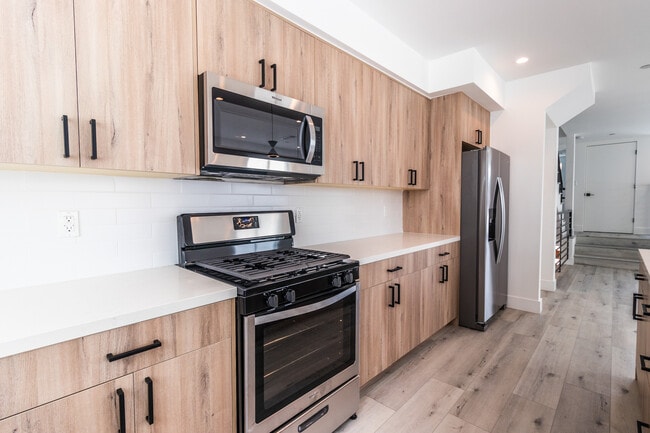 Building Photo - 4299 Tujunga Ave