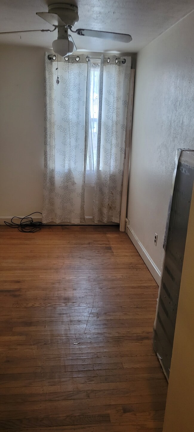 Building Photo - 867 Gainsboro Rd