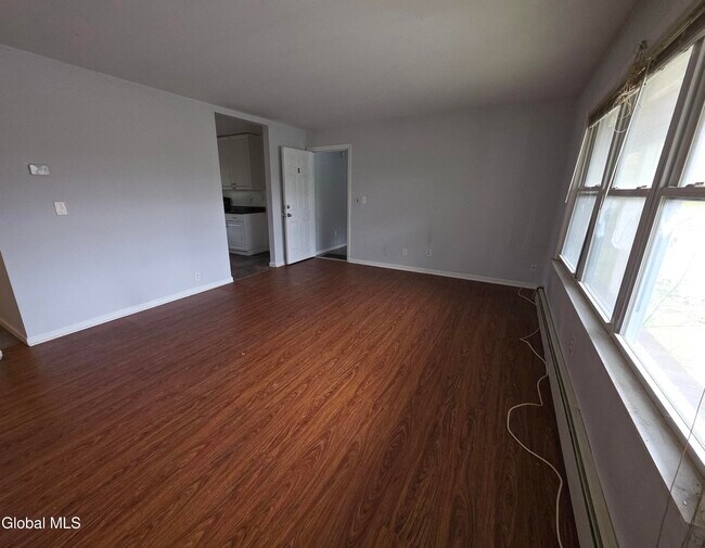 Building Photo - 15 Ashdown Rd