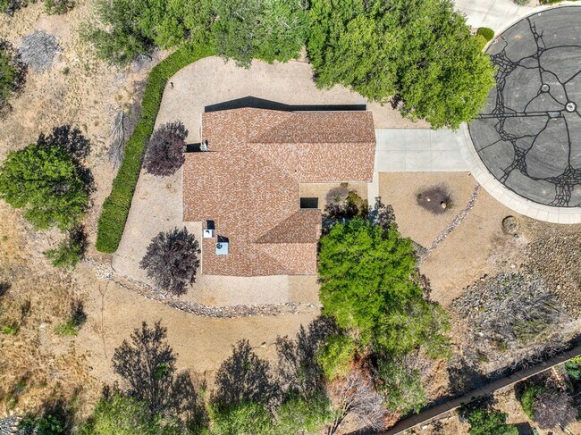 Building Photo - 3 Bedroom, 2 Bath, 2 Car Garage For Rent in Prescott!