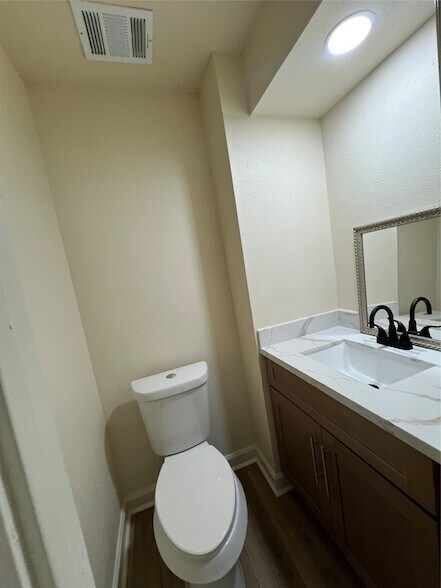 Building Photo - 5023 Ridgestone St