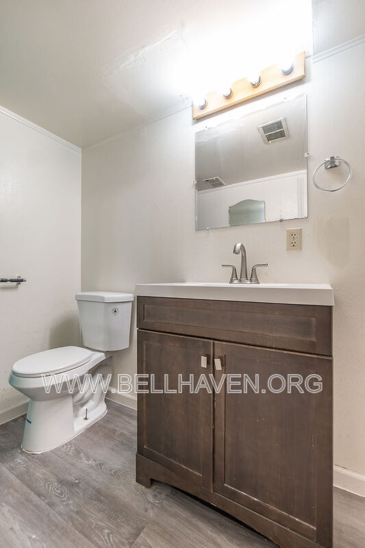 Building Photo - 5524 W Randolph Dr