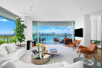 Building Photo - 1300 Monad Ter