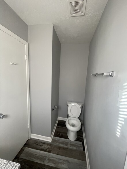 Half Bathroom - 1917 Pine Tree Dr